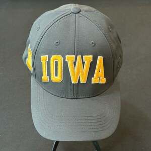 NEW! Top of the World Iowa Hawkeyes NCAA Black Snapback Hat